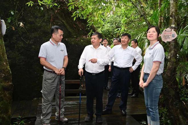 生态环境部部长黄润秋赴海南省调研生态环境保护和核与辐射安全监管工作(图2)