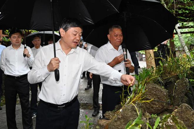 生态环境部部长黄润秋赴海南省调研生态环境保护和核与辐射安全监管工作(图1)